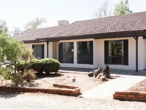 Moon Ranch - a Gateway to Yosemite