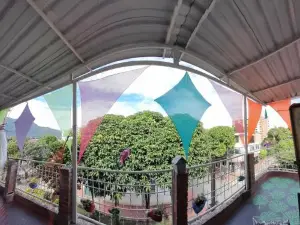Manoa "Lugar de descanso" Habitacion Con Vista A la Ciudad, Fresco Y Ventilado