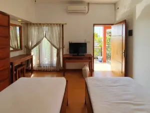 Rumah Eyang Tardjo Syariah Mitra RedDoorz