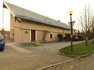 U Námořníka-Restaurant a Penzion