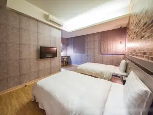 Military 75 Hotel