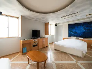 Hotel Tiki