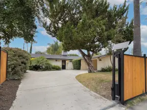 West Valley by Avantstay Large Yard w/ Pool!
