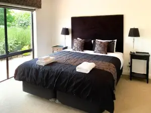 Shiraz Cottage