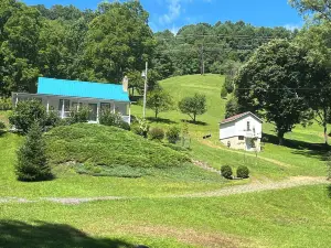 Private mountain cottage on 50 pristine acres in the Blue Ridge Mountains