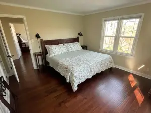 State Street Cottage, Suite 2