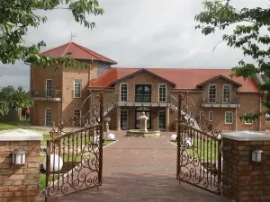 โรงแรมคัว - และแลนด์โฮเทล บอร์สเทล-เทรฟ