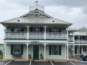 Deluxe Inn and Suites