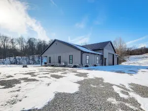 Family Retreat with Fire Pit and Yard in Mineral City