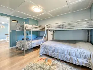 ที่พักนักเที่ยวที่ Chippewa Falls พร้อมการเข้าถึงทะเลสาบของชุมชน!