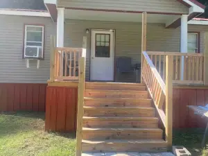 Charming 2-bedroom cottage in Matewan with WiFi and AC