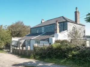 Plum Guide - the Well House