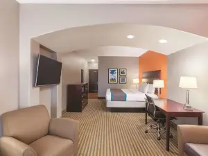 La Quinta Inn & Suites by Wyndham Houston Bush Intl Airpt E