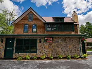 Pine Knoll Hotel Lakeside Lodge & Cabin