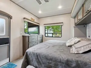 Lakeside Retreat on Neely Henry Lake 1 Bedroom Villa by RedAwning