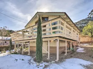 Cozy Cabin w/ Deck - Near Frazier Mtn Park