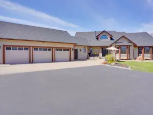 Expansive Retreat on 5 Acres in Shakopee!