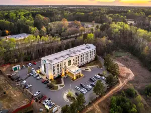 Holiday Inn Express & Suites RALEIGH WEST - LENOVO CENTER by IHG
