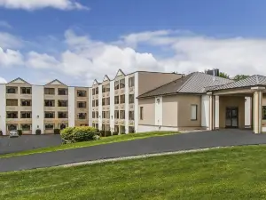 Holiday Inn Express & Suites Waterville - North