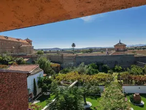 Wide Casa Rural for to 16 persons, ideal for family and friends with games room.