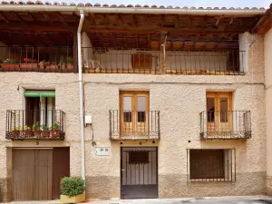 Casona Rústica Piedra y Madera ,cómoda ,amplia Ideal Familia. PN Alto Tajo