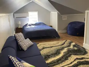 Relaxing Lakehouse Getaway - With or without the kids!