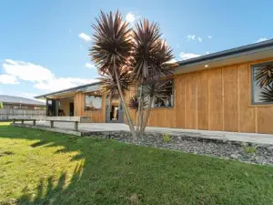Lakemere House