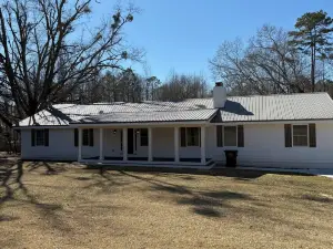 Peaceful Modern Country Home with all amenities