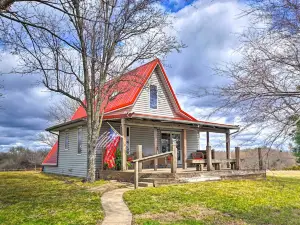 Vivid 'Cedar Ridge' Cabin ~ 23 Miles to Wichita!