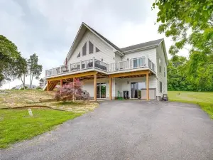 Hilltop Getaway w/Sunrise Lake View, Water Access, FirePit & Game Room
