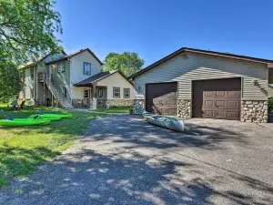 'Blue Haven' Watertown Retreat by Crow River!