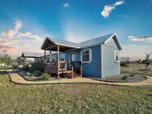 Stargazing Retreat at Lone Star Cottage
