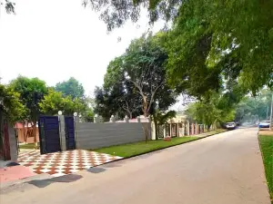 A2 Villa by JMD - Peaceful Stay Near Expo Mart