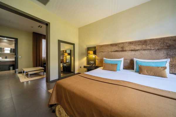 Hotel Constanza Promo Code