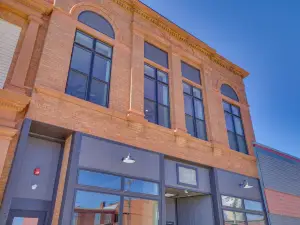 Modern, Open-Concept Apartment: Downtown Cashton!