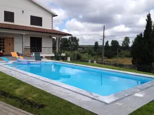 Villa with 4 Bedrooms in Maxial, with Wonderful Mountain View, Private Pool and Enclosed Garden