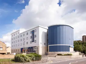 Travelodge London Kew Bridge Hotel