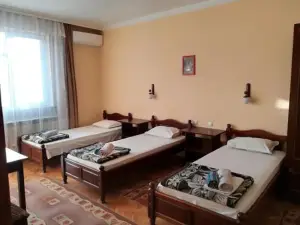 Family Hotel "May"