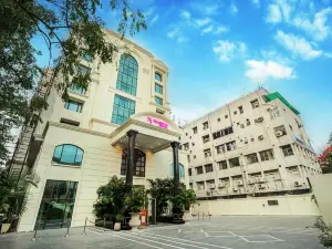 레젠타 센트럴 럭나우 바이 로얄 오키드 호텔 리미티드