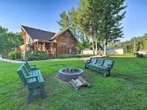 Fishermans Paradise with Fire Pit and Lake Access!