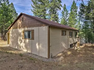 Private Cabin, 5-Min Drive to Hot Springs and Golf!
