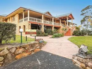 Robyn's Nest Lakeside Resort