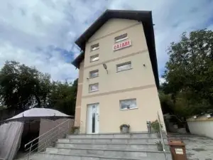Cazare Apartamente Lavi-Tour Tg Neamț