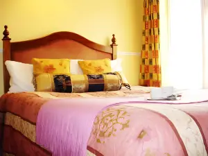 Monaghans Harbour Hotel