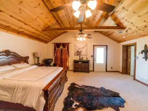 Queen and Duke Cottage