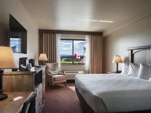 Glacier International Lodge