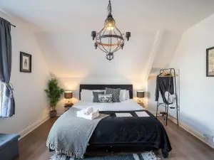 Phénix Central - Huge 3 Bed Apt.