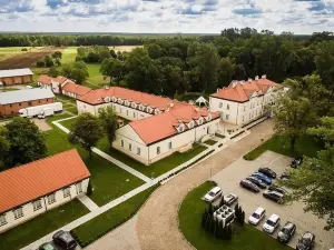 Hotel Sobienie Królewskie