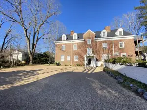 Abigail Inn