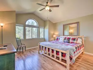 Hilltop Haven in Florissant: Deck + Mountain View!